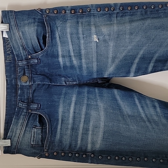 Blank NYC, Size 27, Skinny, Studded 5 Pocket Jeans, Gently Used Condition - Picture 10 of 13